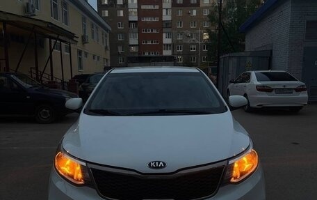 KIA Rio III рестайлинг, 2015 год, 900 000 рублей, 3 фотография