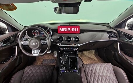 KIA Stinger I, 2022 год, 2 421 000 рублей, 2 фотография