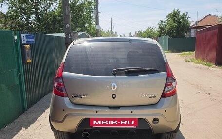 Renault Sandero I, 2013 год, 950 000 рублей, 2 фотография
