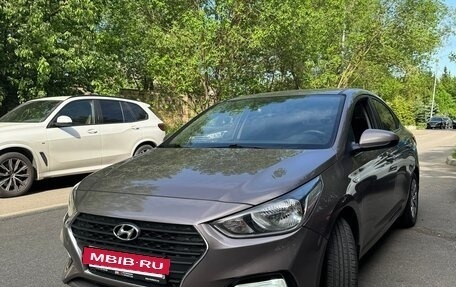 Hyundai Solaris II рестайлинг, 2018 год, 1 310 000 рублей, 2 фотография