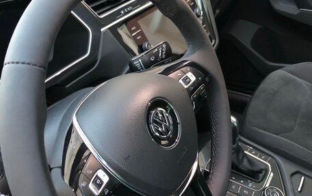 Volkswagen Tiguan II, 2017 год, 2 750 000 рублей, 14 фотография