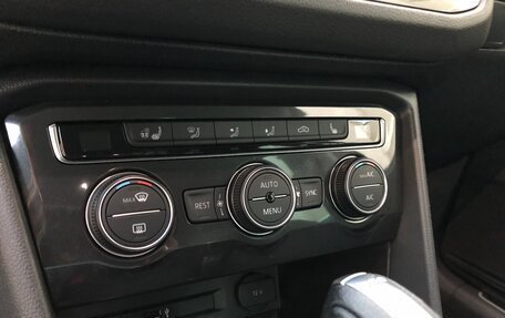 Volkswagen Tiguan II, 2017 год, 2 750 000 рублей, 16 фотография