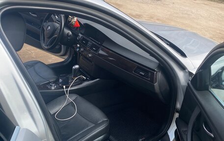 BMW 3 серия, 2011 год, 750 000 рублей, 13 фотография