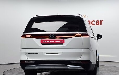 KIA Carnival, 2021 год, 2 350 000 рублей, 4 фотография