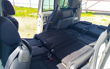 Toyota ISis I, 2009 год, 1 350 000 рублей, 18 фотография