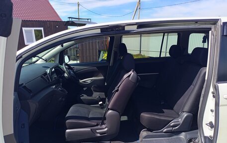 Toyota ISis I, 2009 год, 1 350 000 рублей, 24 фотография