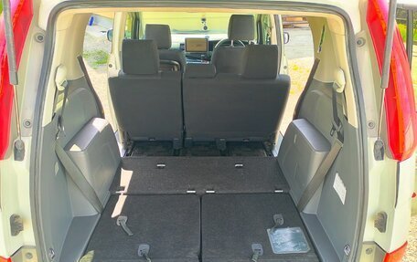 Toyota ISis I, 2009 год, 1 350 000 рублей, 23 фотография