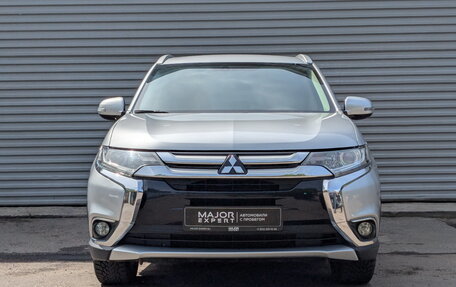Mitsubishi Outlander III рестайлинг 3, 2017 год, 1 895 000 рублей, 2 фотография