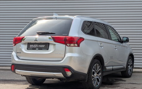 Mitsubishi Outlander III рестайлинг 3, 2017 год, 1 895 000 рублей, 5 фотография