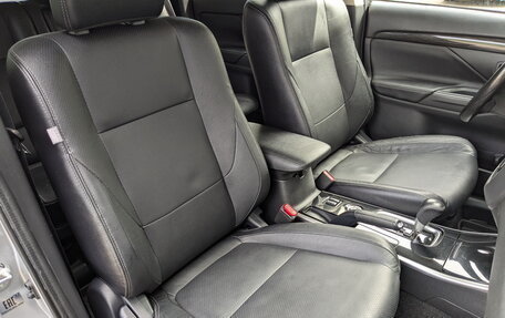 Mitsubishi Outlander III рестайлинг 3, 2017 год, 1 895 000 рублей, 24 фотография