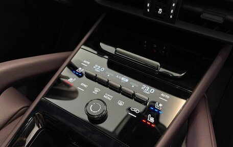 Porsche Cayenne III, 2025 год, 18 490 000 рублей, 25 фотография