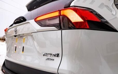 Toyota RAV4, 2025 год, 3 740 000 рублей, 9 фотография
