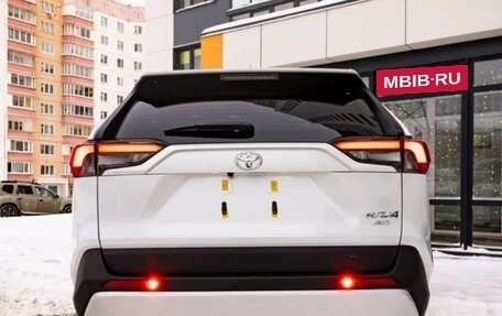 Toyota RAV4, 2025 год, 3 740 000 рублей, 6 фотография