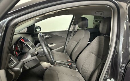 Opel Astra J, 2011 год, 640 000 рублей, 10 фотография