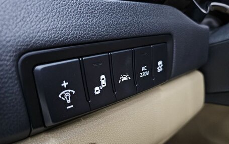KIA Carnival III, 2017 год, 2 990 000 рублей, 12 фотография