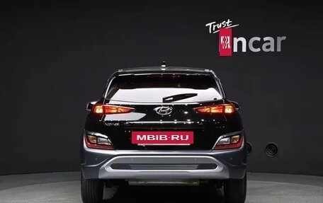 Hyundai Kona I, 2022 год, 1 733 000 рублей, 4 фотография