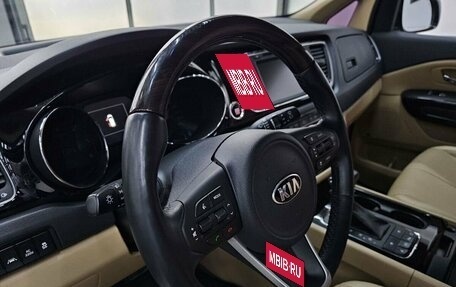KIA Carnival III, 2017 год, 2 990 000 рублей, 5 фотография