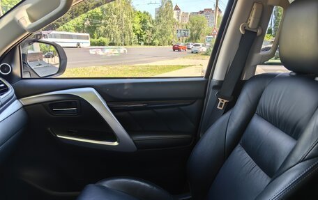 Mitsubishi Pajero Sport III рестайлинг, 2018 год, 3 150 000 рублей, 6 фотография