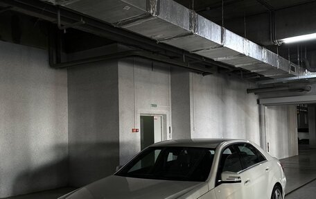 Mercedes-Benz E-Класс, 2011 год, 1 900 000 рублей, 8 фотография
