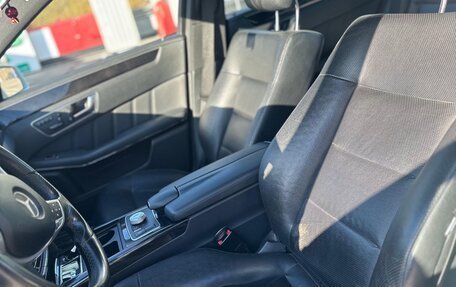 Mercedes-Benz E-Класс, 2011 год, 1 900 000 рублей, 16 фотография