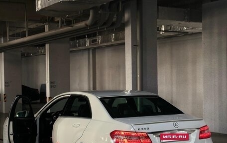Mercedes-Benz E-Класс, 2011 год, 1 900 000 рублей, 4 фотография