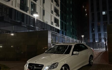 Mercedes-Benz E-Класс, 2011 год, 1 900 000 рублей, 15 фотография