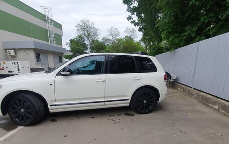 Volkswagen Touareg III, 2010 год, 1 850 000 рублей, 2 фотография