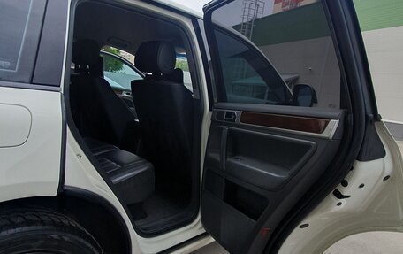 Volkswagen Touareg III, 2010 год, 1 850 000 рублей, 8 фотография