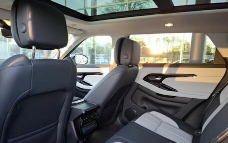 Land Rover Range Rover Evoque II, 2024 год, 8 500 000 рублей, 26 фотография