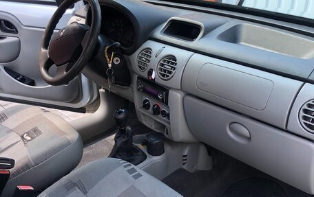 Renault Kangoo II рестайлинг, 2005 год, 495 000 рублей, 3 фотография