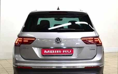 Volkswagen Tiguan II, 2017 год, 2 217 000 рублей, 3 фотография