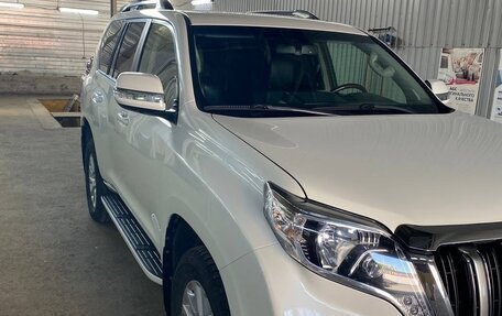 Toyota Land Cruiser Prado 150 рестайлинг 2, 2016 год, 4 800 000 рублей, 10 фотография