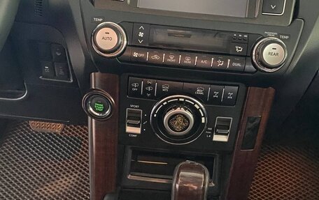 Toyota Land Cruiser Prado 150 рестайлинг 2, 2016 год, 4 800 000 рублей, 5 фотография