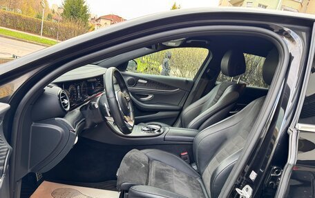 Mercedes-Benz E-Класс, 2018 год, 3 350 000 рублей, 18 фотография