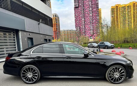 Mercedes-Benz E-Класс, 2018 год, 3 350 000 рублей, 24 фотография