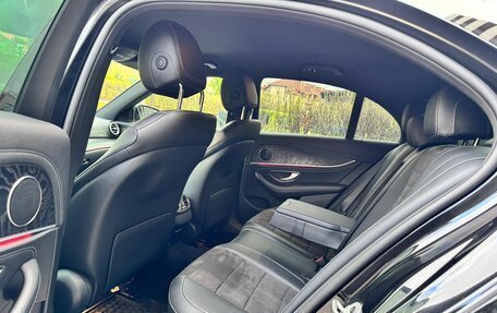 Mercedes-Benz E-Класс, 2018 год, 3 350 000 рублей, 23 фотография