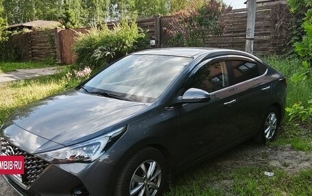 Hyundai Solaris II рестайлинг, 2022 год, 1 970 000 рублей, 9 фотография
