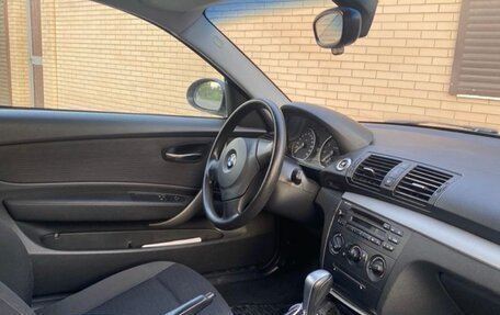 BMW 1 серия, 2009 год, 690 000 рублей, 10 фотография