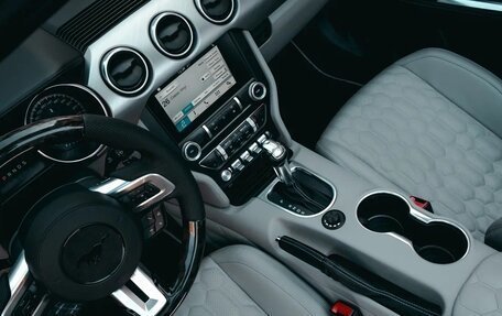 Ford Mustang VI рестайлинг, 2018 год, 6 000 000 рублей, 5 фотография