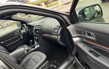 Ford Explorer VI, 2018 год, 3 950 000 рублей, 4 фотография