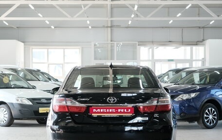 Toyota Camry, 2017 год, 2 599 000 рублей, 6 фотография