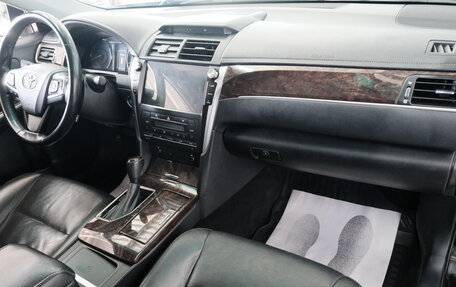 Toyota Camry, 2017 год, 2 599 000 рублей, 23 фотография