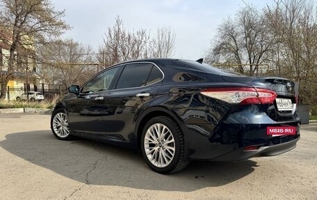 Toyota Camry, 2018 год, 2 980 000 рублей, 3 фотография