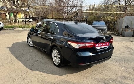 Toyota Camry, 2018 год, 2 980 000 рублей, 6 фотография