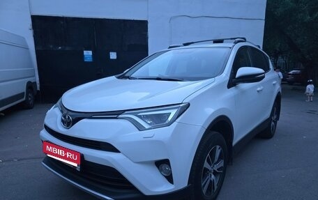 Toyota RAV4, 2015 год, 2 200 000 рублей, 4 фотография