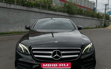 Mercedes-Benz E-Класс, 2018 год, 3 390 000 рублей, 2 фотография