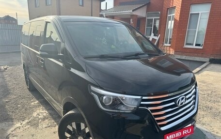 Hyundai Grand Starex Grand Starex I рестайлинг 2, 2020 год, 4 300 000 рублей, 7 фотография