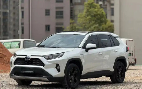 Toyota RAV4, 2022 год, 2 700 000 рублей, 1 фотография