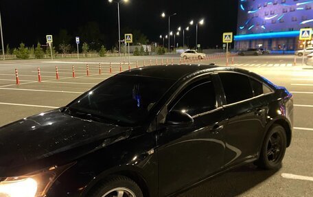 Chevrolet Cruze II, 2010 год, 300 000 рублей, 2 фотография
