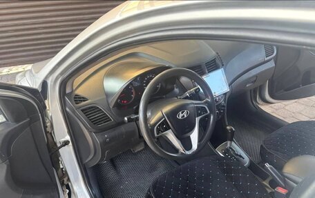 Hyundai Solaris II рестайлинг, 2013 год, 600 000 рублей, 2 фотография